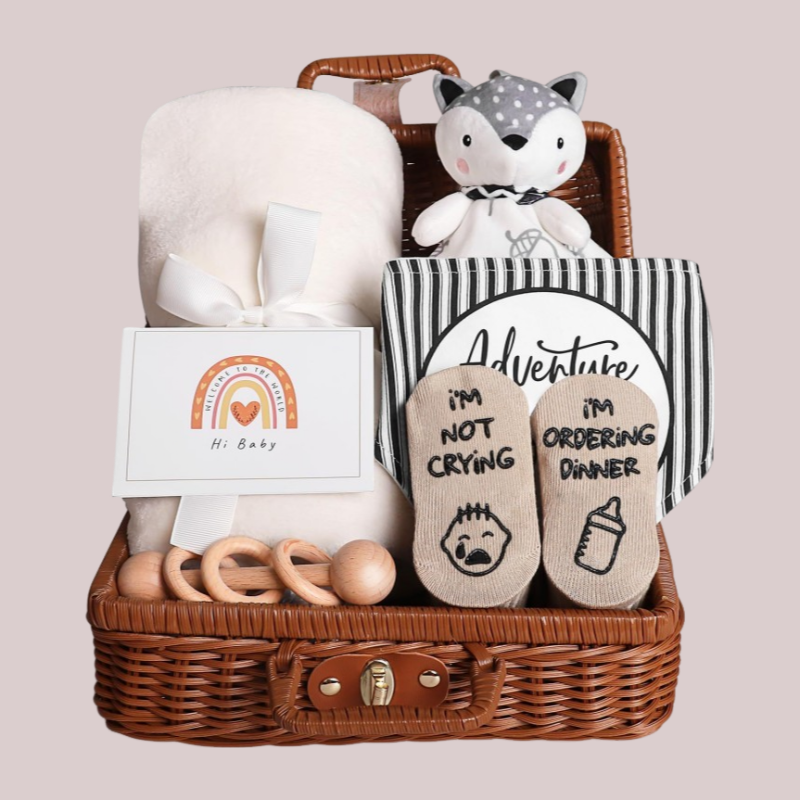 Panier cadeau pour nouveau-né