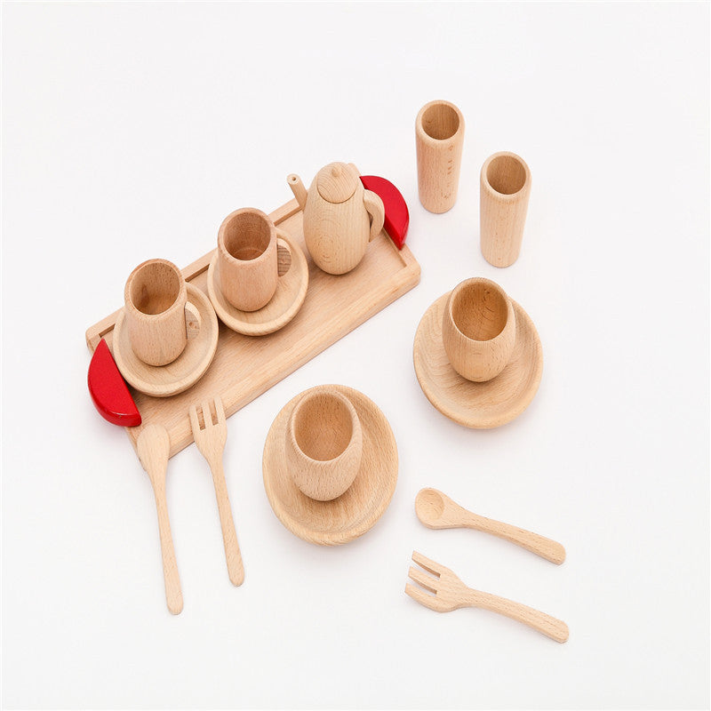 Vaisselle en bois faite maison pour fille