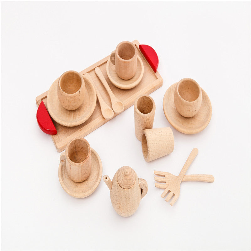 Vaisselle en bois faite maison pour fille