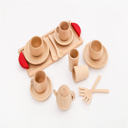 Vaisselle en bois faite maison pour fille