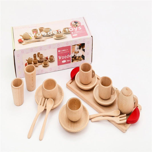 Vaisselle en bois faite maison pour fille