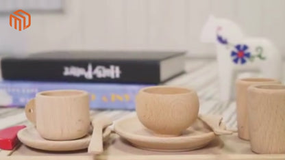 Vaisselle en bois faite maison pour fille